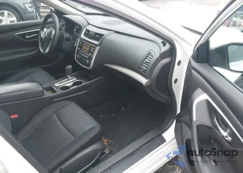 2016 Nissan Altima 2.5/2.5 S/2.5 Sl/2.5 Sr/2.5 Sv from USA, damaged, VIN 1N4AL3AP1GN352791